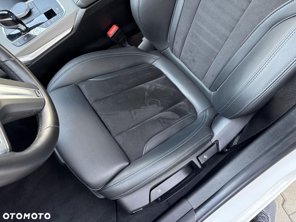 BMW Seria 3 318d M Sport - 14