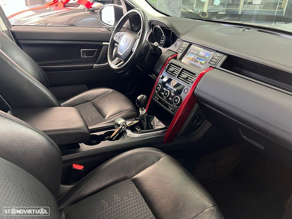 Land Rover Discovery Sport 2.0 eD4 HSE - 12