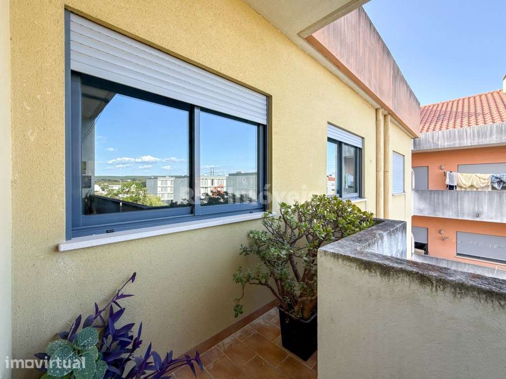 Apartamento T4 c/ Garagem e Varandas - Entroncamento - Grande imagem: 5/45