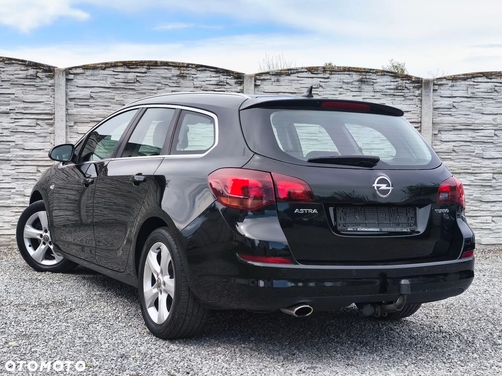 Opel Astra 1.6 Turbo Cosmo - 3