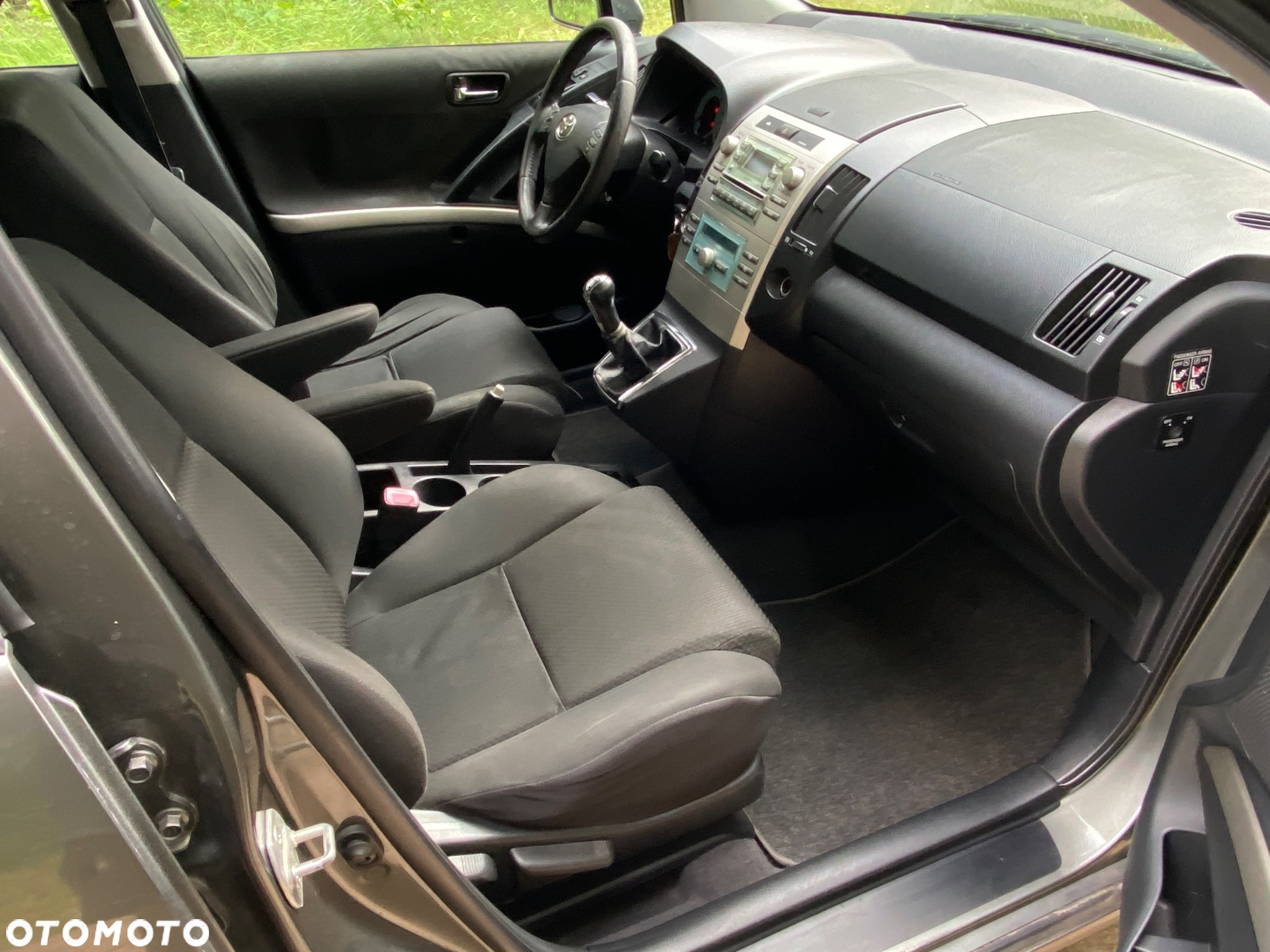Toyota Corolla Verso 1.8 Prestige + - 9
