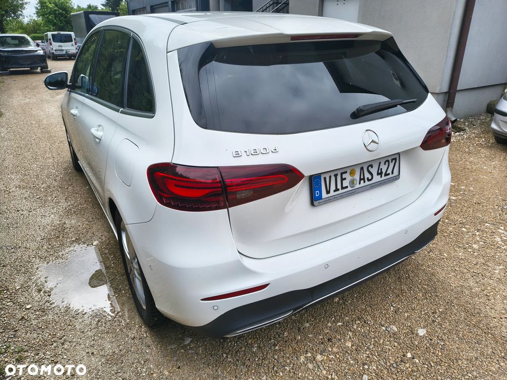 Mercedes-Benz Klasa B 180 d 8G-DCT Progressive Advanced - 25