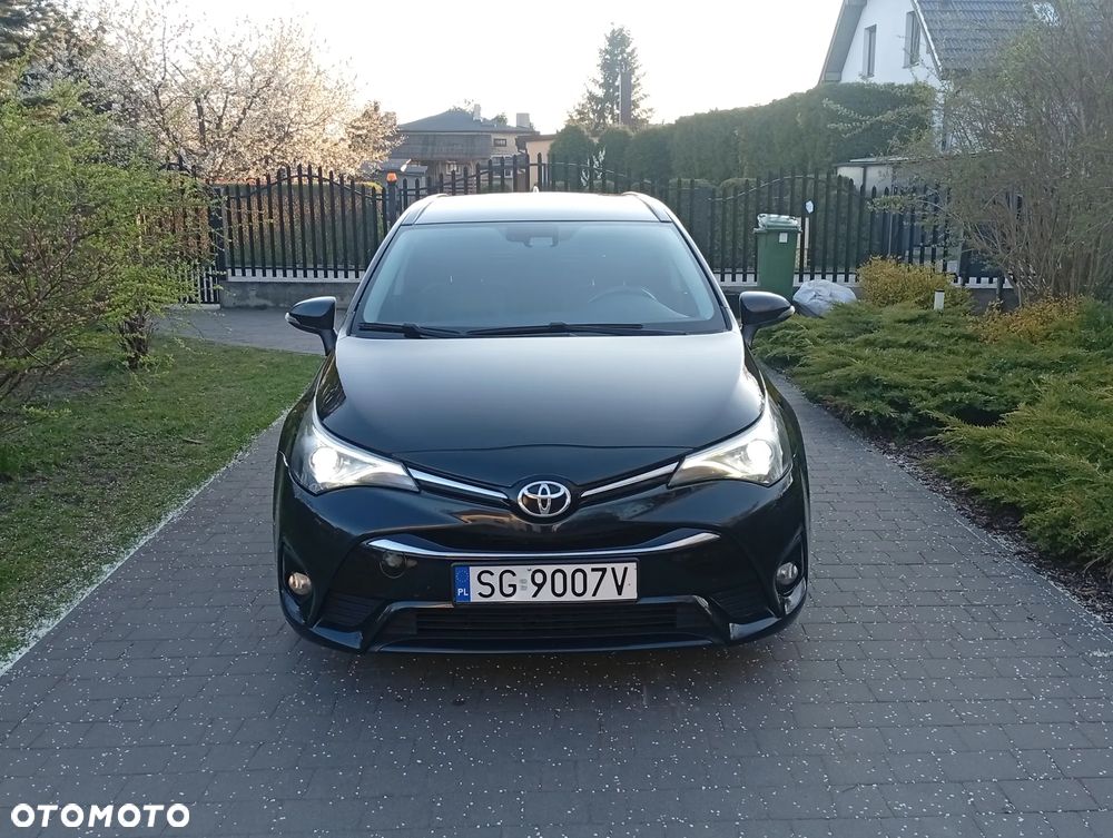 Toyota Avensis 2.0 D-4D Prestige - 2