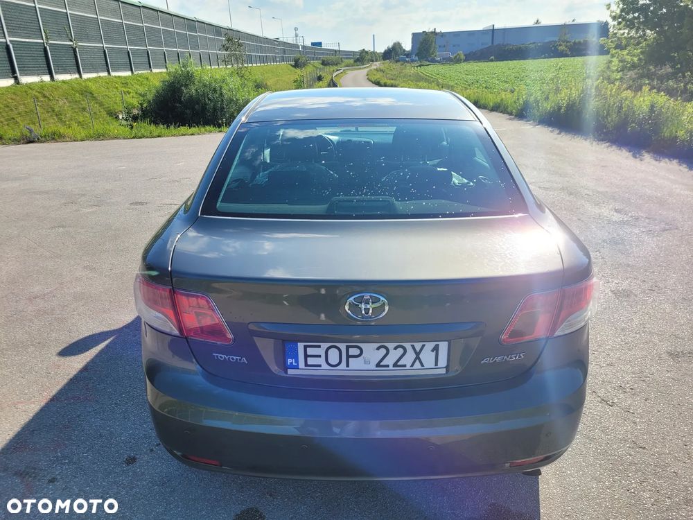 Toyota Avensis - 7