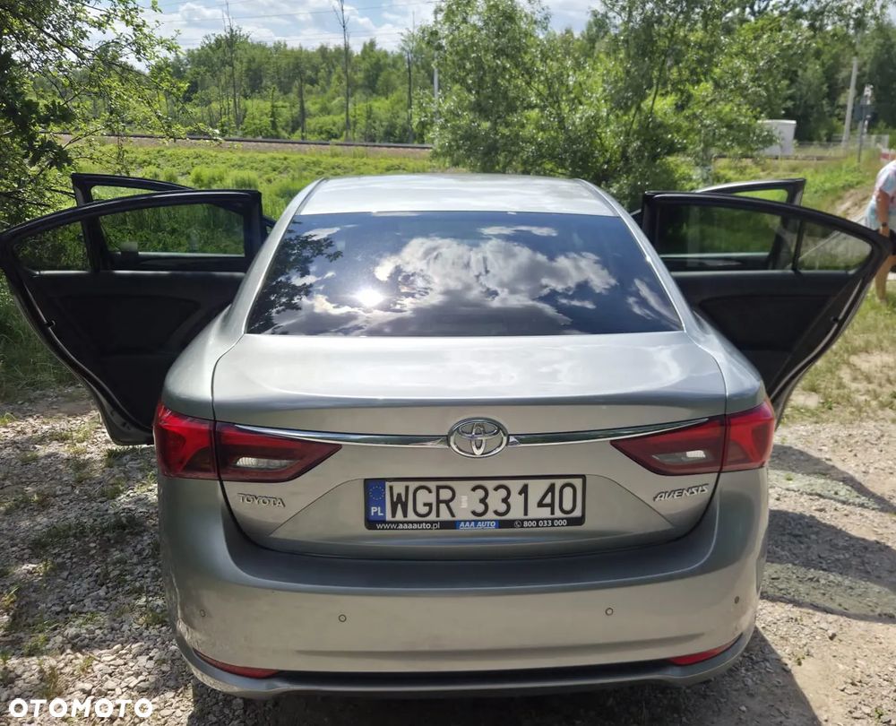 Toyota Avensis 2.0 D-4D Prestige - 23
