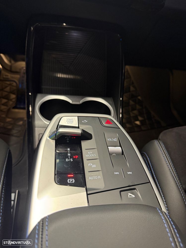 BMW X1 xDrive25e Pack Desportivo M - 19