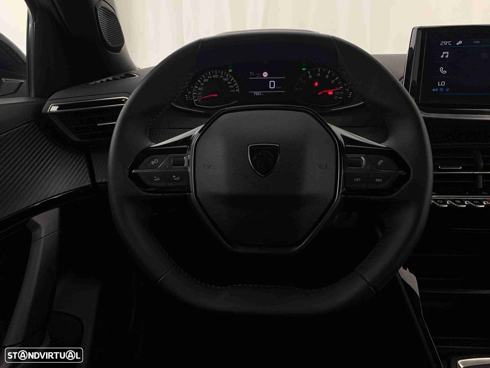 Peugeot 2008 1.2 PureTech Style - 12