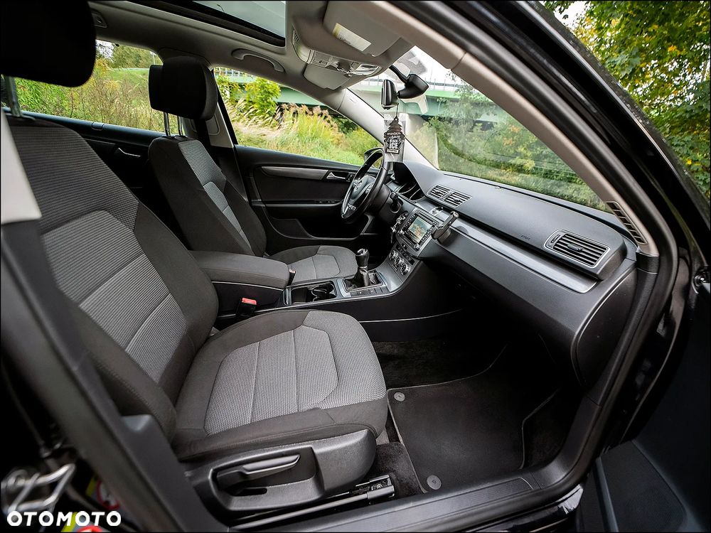 Volkswagen Passat - 37