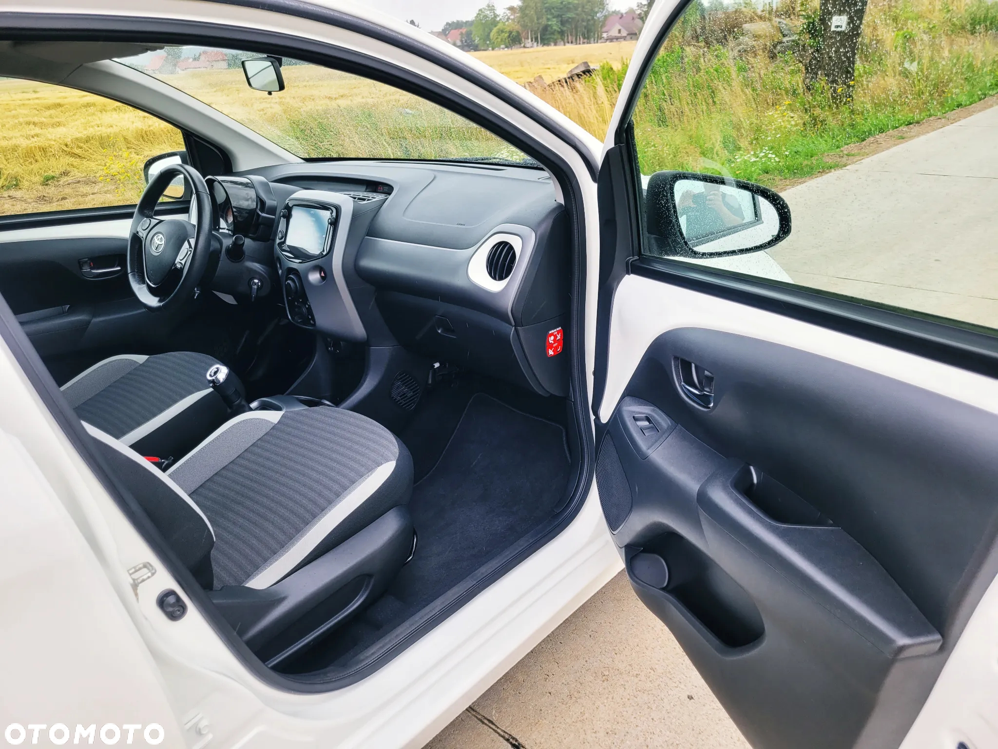 Toyota Aygo x-play connect - 15