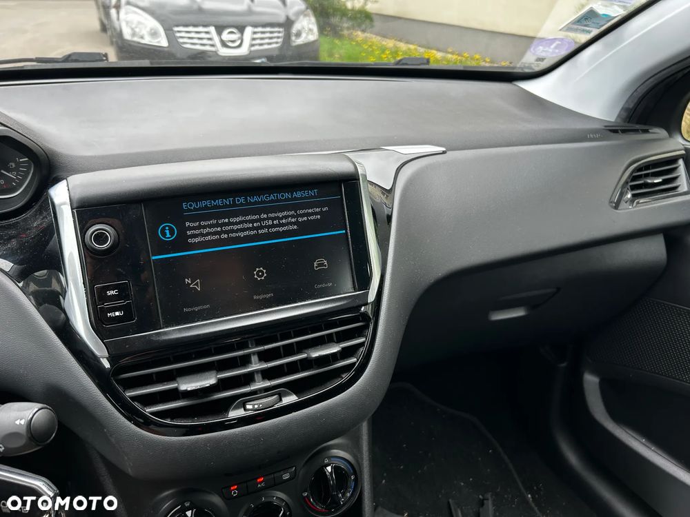 Peugeot 208 - 21