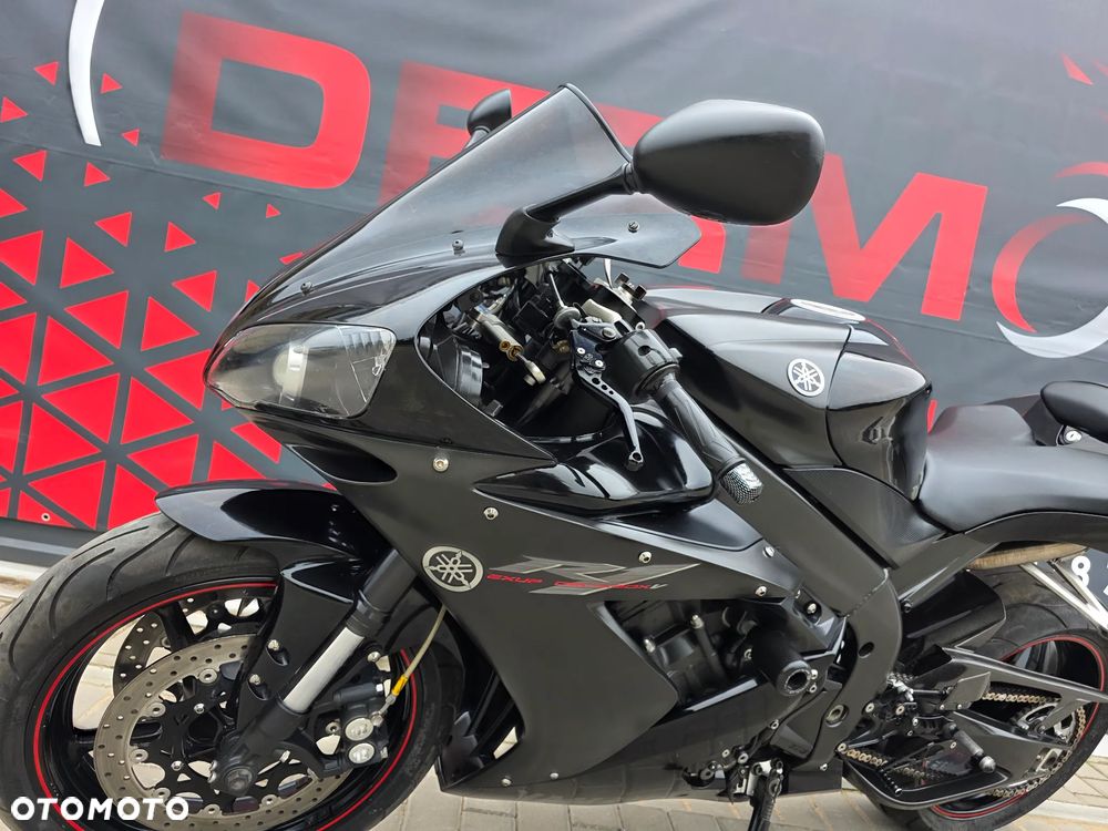 Yamaha R1 - 14