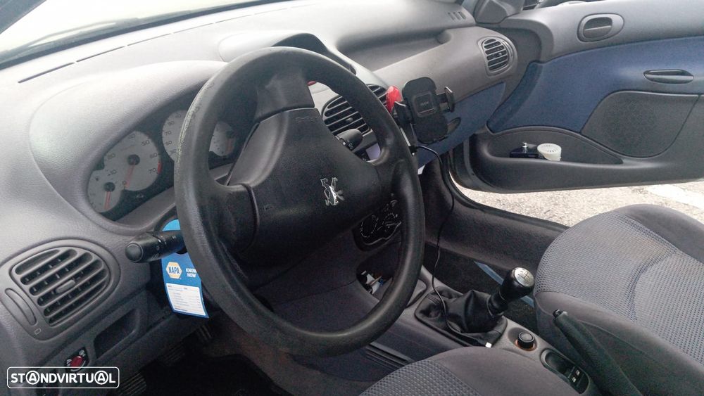 Peugeot 206 1.1 XT - 4