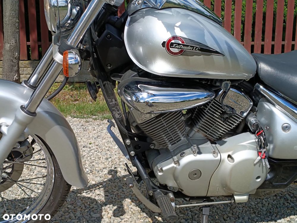 Suzuki Intruder - 25
