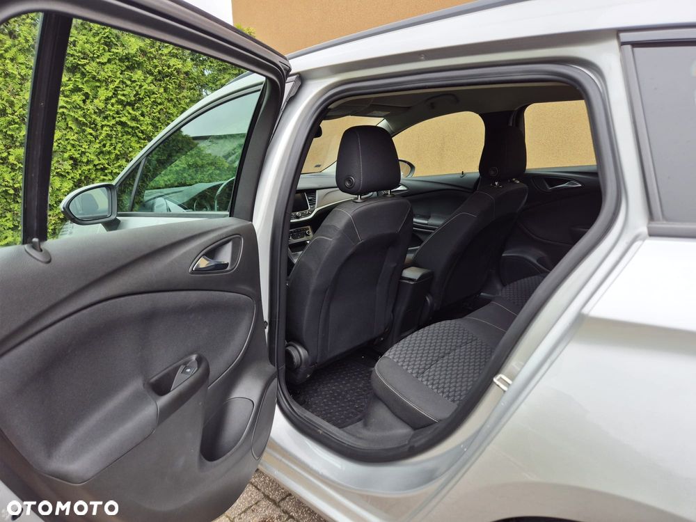 Opel Astra 1.6 CDTI Dynamic - 11