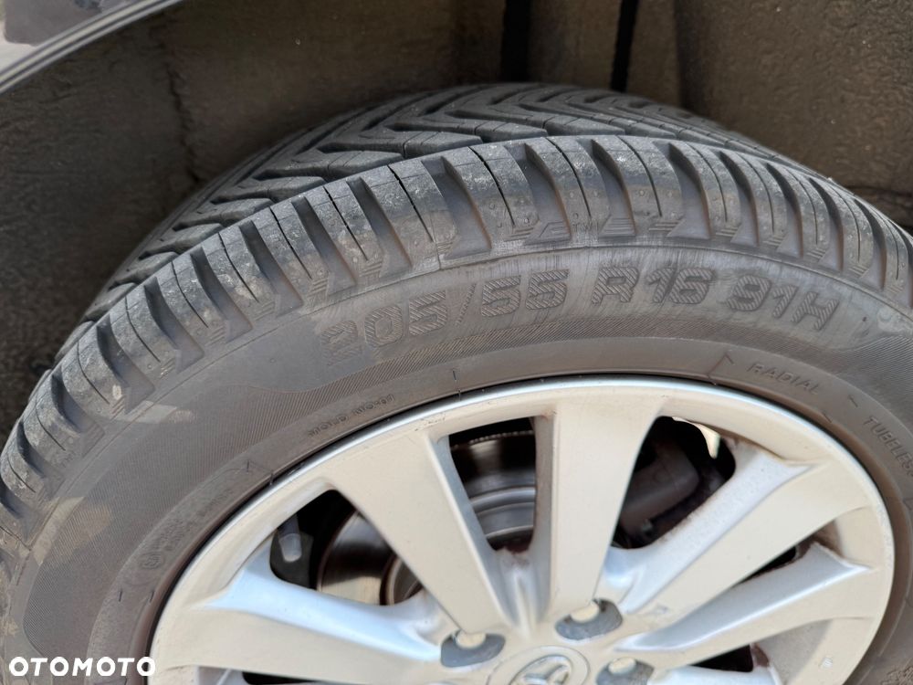Toyota Auris 1.6 VVT-i Luna MM - 17
