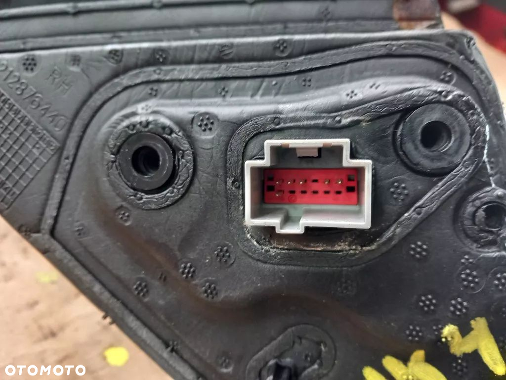 LUSTERKO PRAWE FORD FOCUS MK4 6 PIN EUROPA - 6