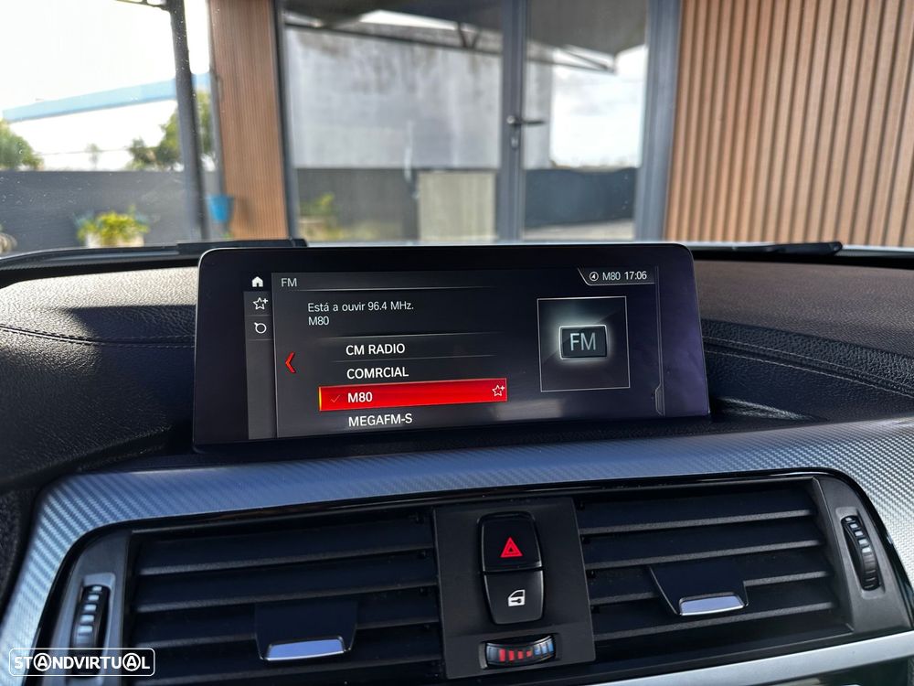 BMW 330 e iPerformance Pack M - 29