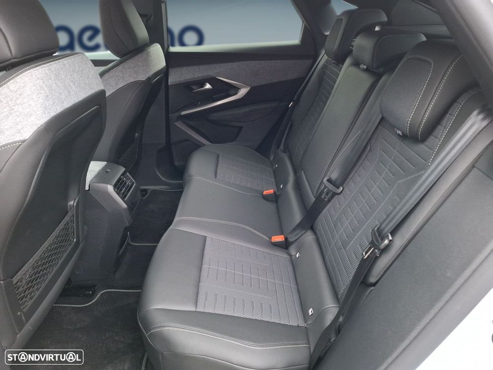 Peugeot 3008 1.6 Plug-in Hybrid GT e-DCS7 - 13