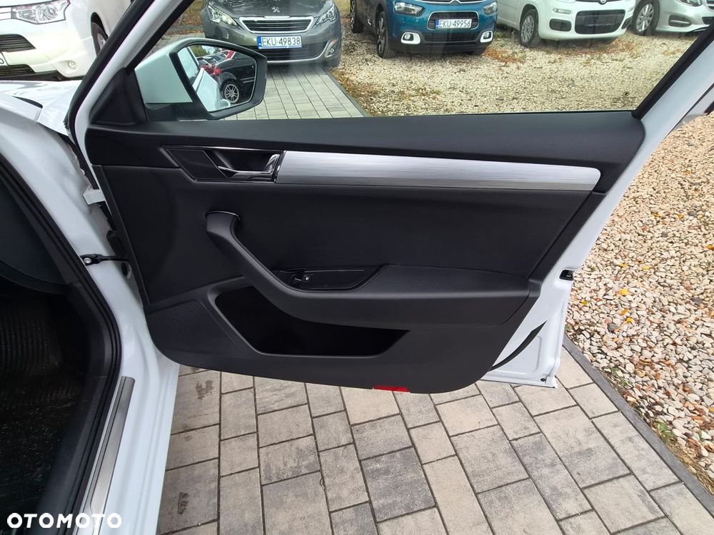 Skoda Superb 2.0 TDI Sportline DSG7 - 24