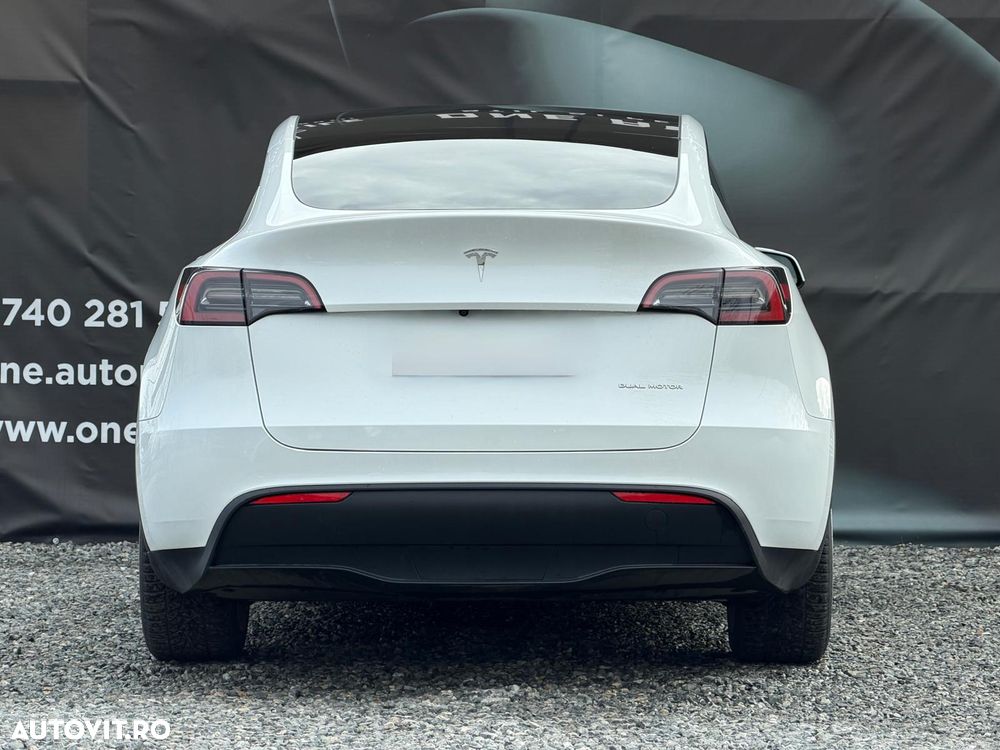 Tesla Model Y - 5