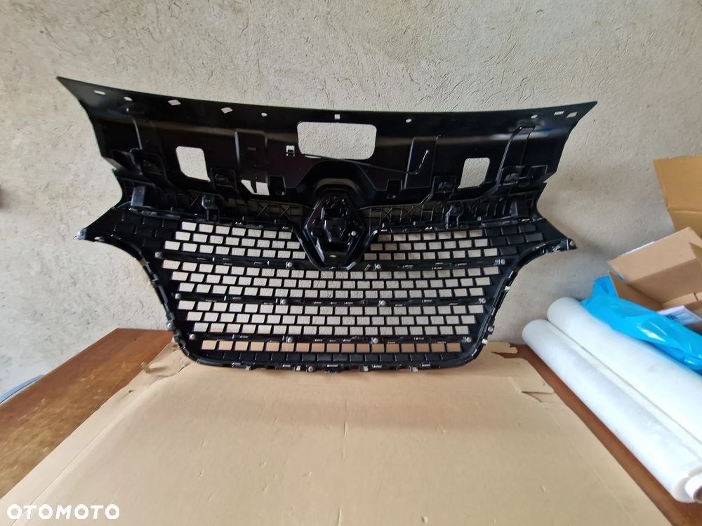 GRIL ATRAPA RENAULT MASTER IV 2022r - 8