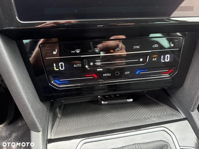 Volkswagen Passat 2.0 TSI Elegance DSG - 17