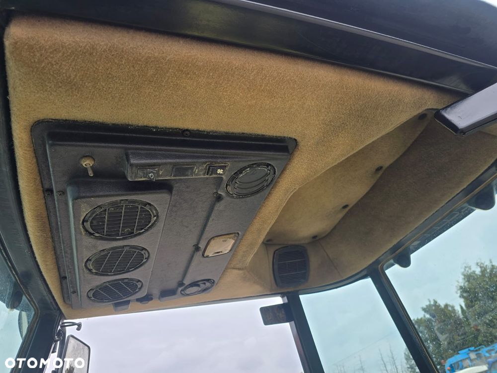 John Deere 5400N - 9