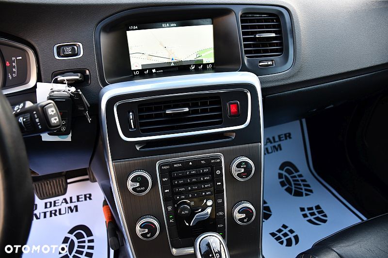 Volvo V60 Cross Country D4 Geartronic Summum - 13