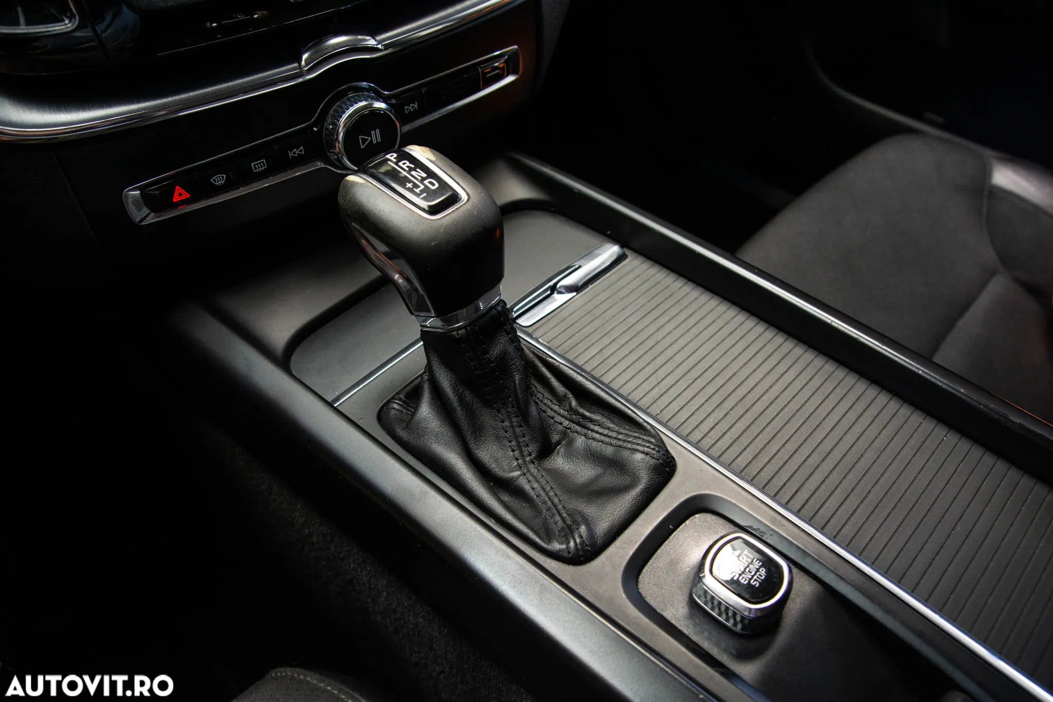 Volvo XC 60 D4 AWD Momentum - 14