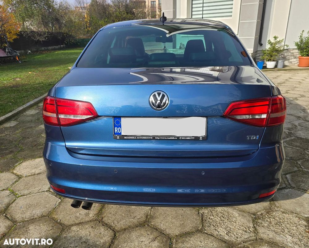 Volkswagen Jetta 2.0 TDI DSG Highline - 12