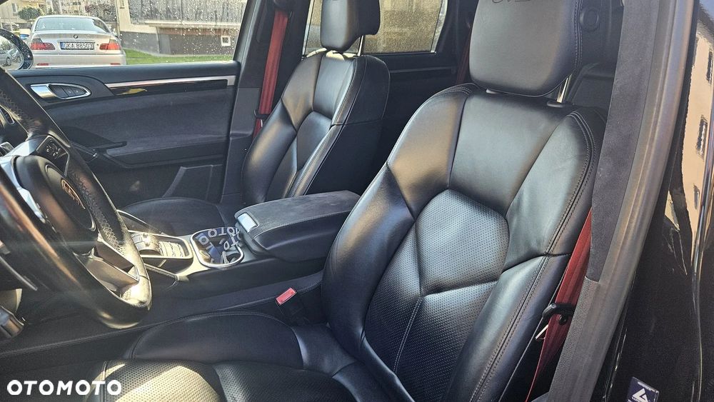 Porsche Cayenne GTS - 10