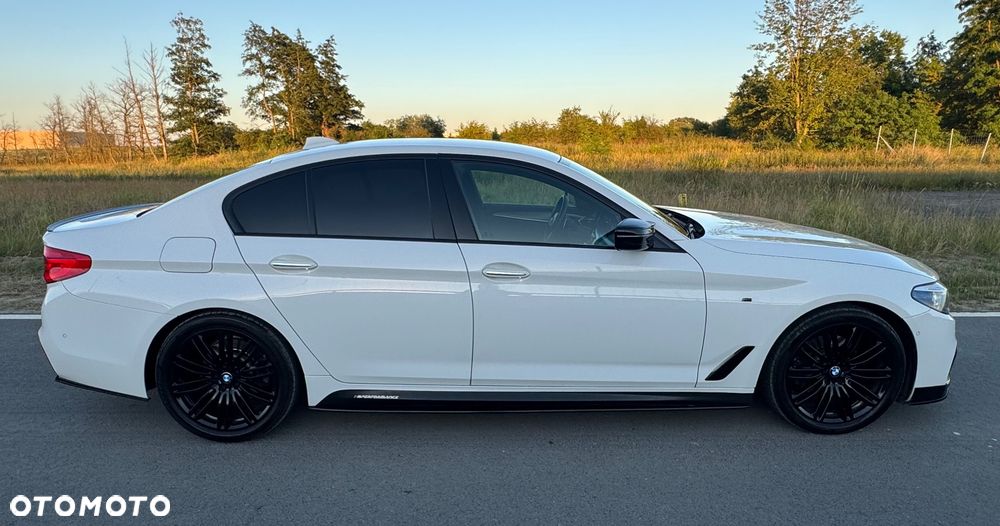 BMW Seria 5 520d M Sport - 8