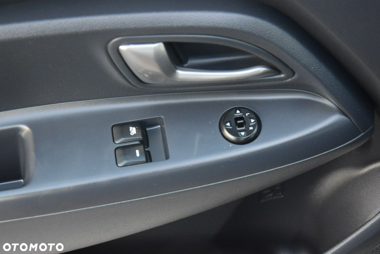 Kia Rio - 26