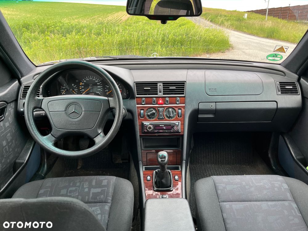 Mercedes-Benz Klasa C 200 Classic - 8