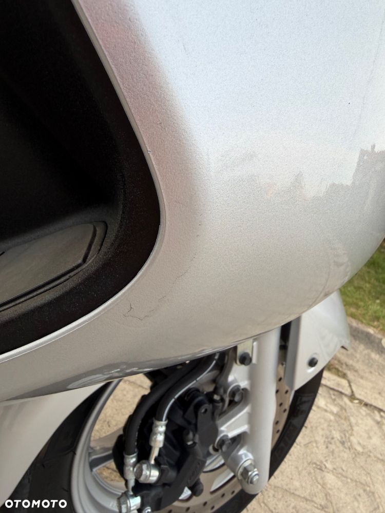 Suzuki Burgman - 12