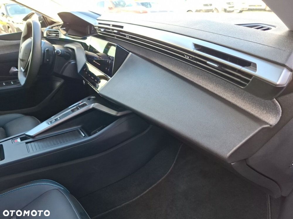 Peugeot 408 - 28