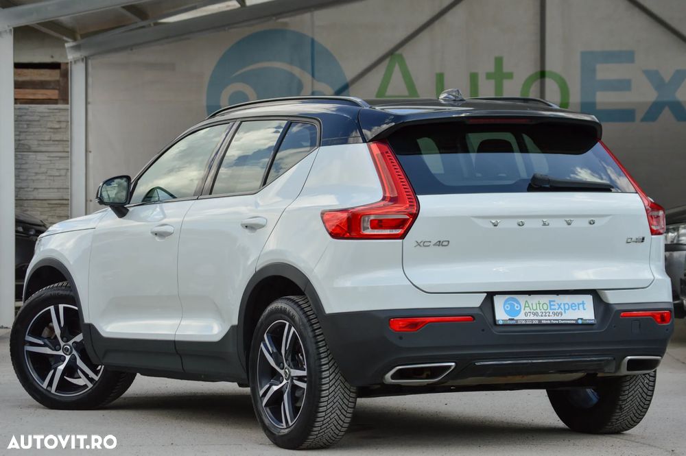 Volvo XC 40 D4 AWD R-Design - 27