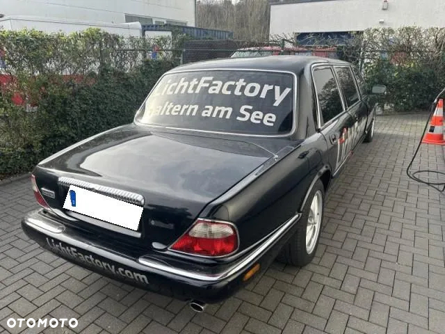 Jaguar Daimler 8 - 7