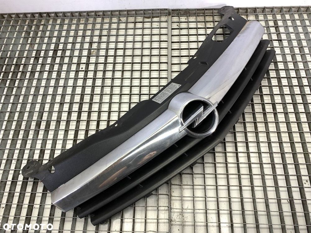 ATRAPA GRILL - 329.00 PLN - OPEL ASTRA H GTC (A04) 2005 - 2010 1.4 (L08) 66 kW [90 KM] benzyna 2005 - 2