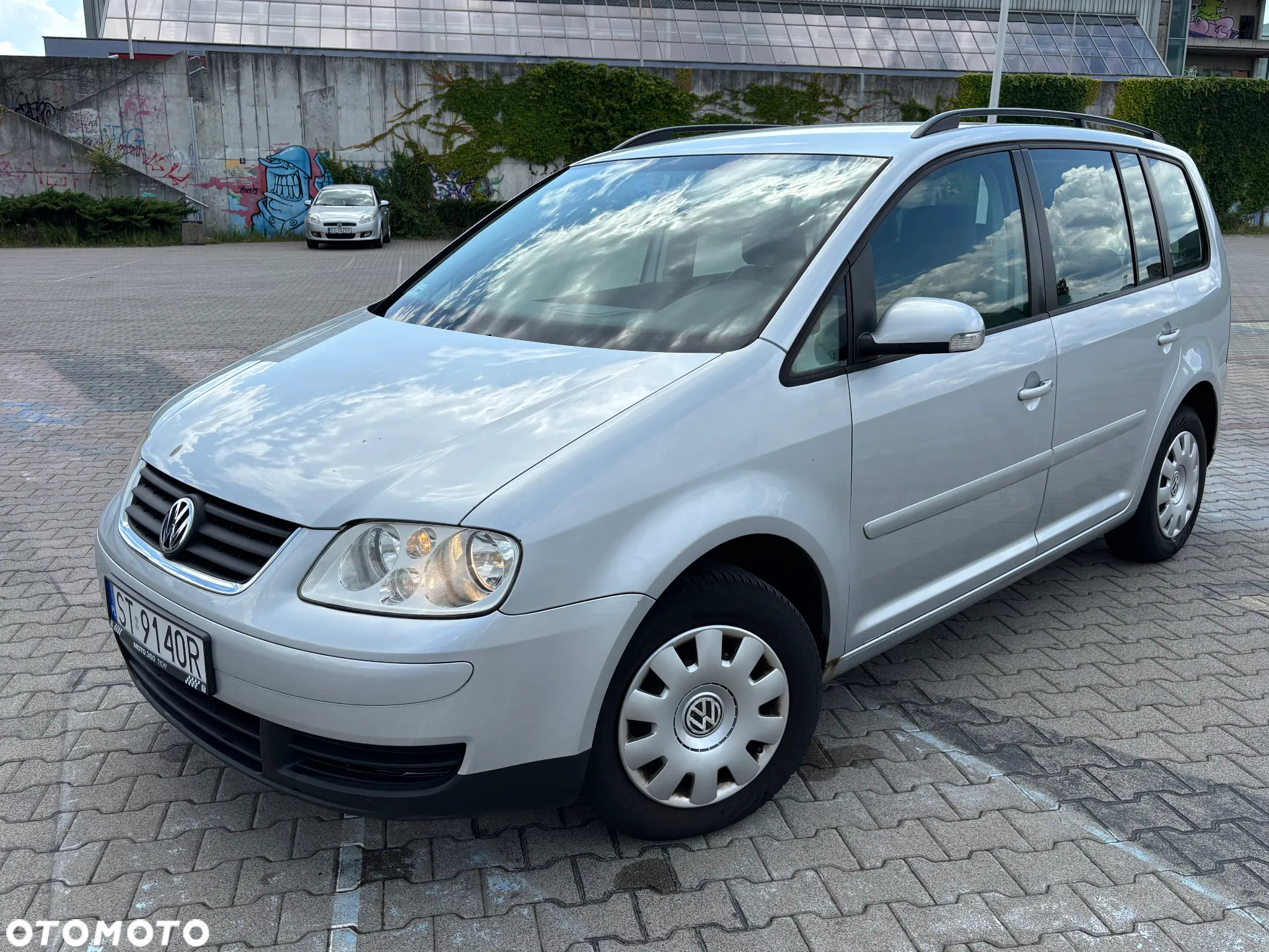 Volkswagen Touran 1.6 FSI - 2