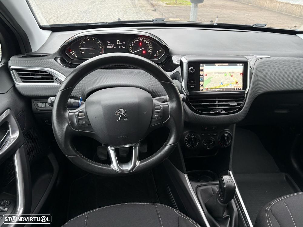 Peugeot 2008 1.2 PureTech Style - 11