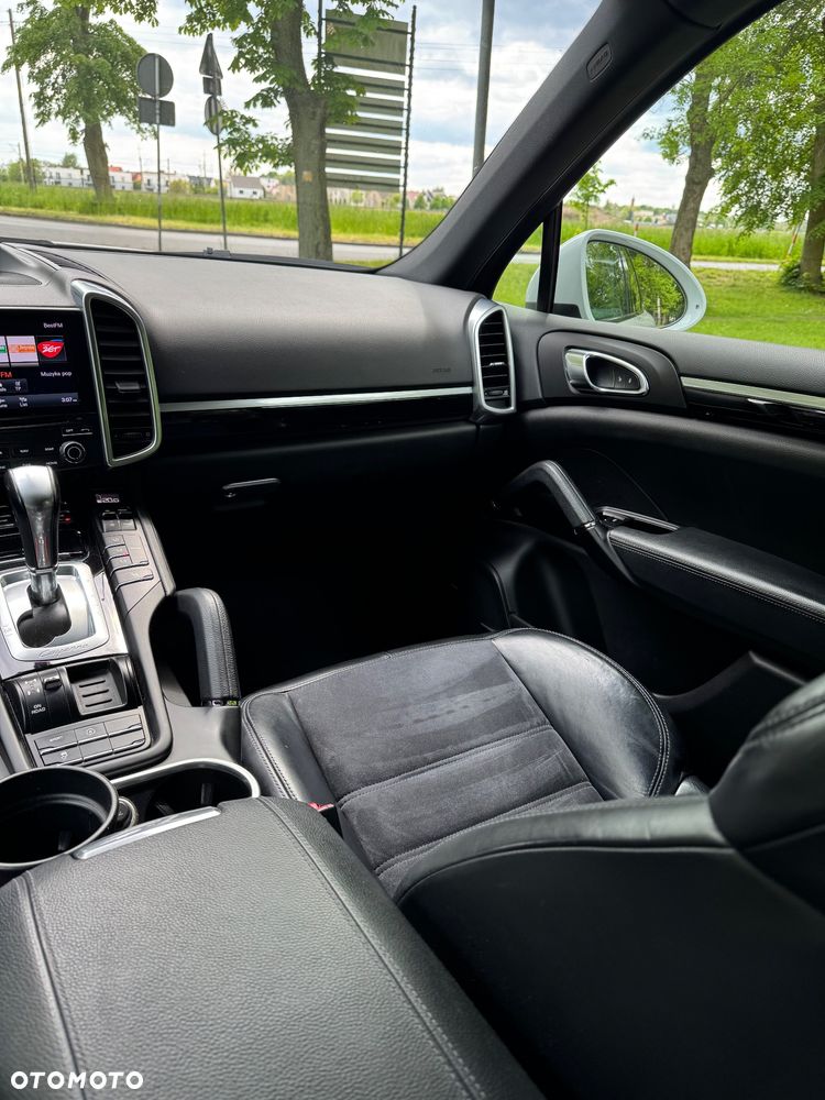 Porsche Cayenne Platinum Edition - 27