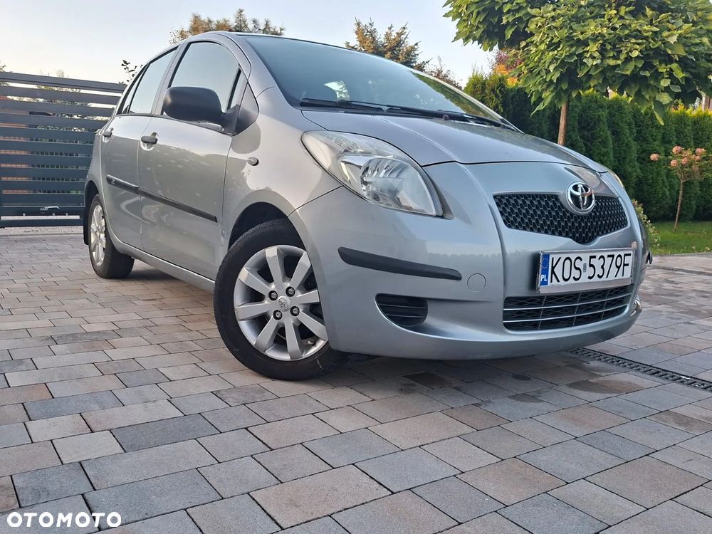Toyota Yaris - 1
