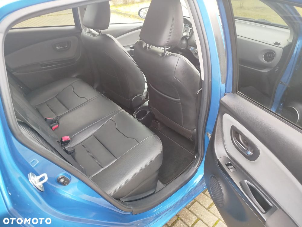 Toyota Yaris Hybrid 100 Premium - 7
