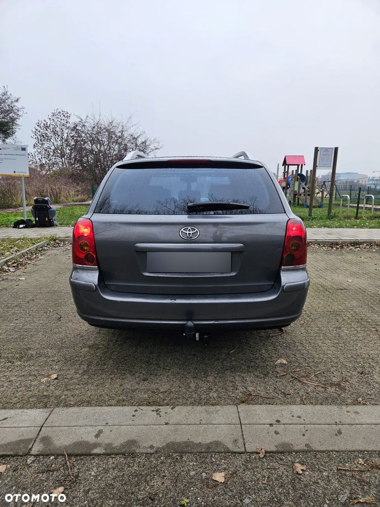 Toyota Avensis 2.0 D-4D Terra - 6