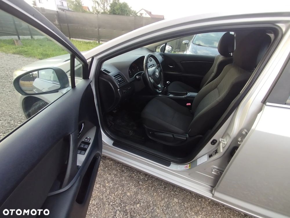 Toyota Avensis 1.8 Sol plus - 10