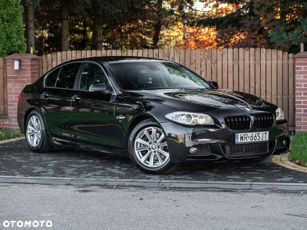 BMW 5 Series 2012 photo 2
