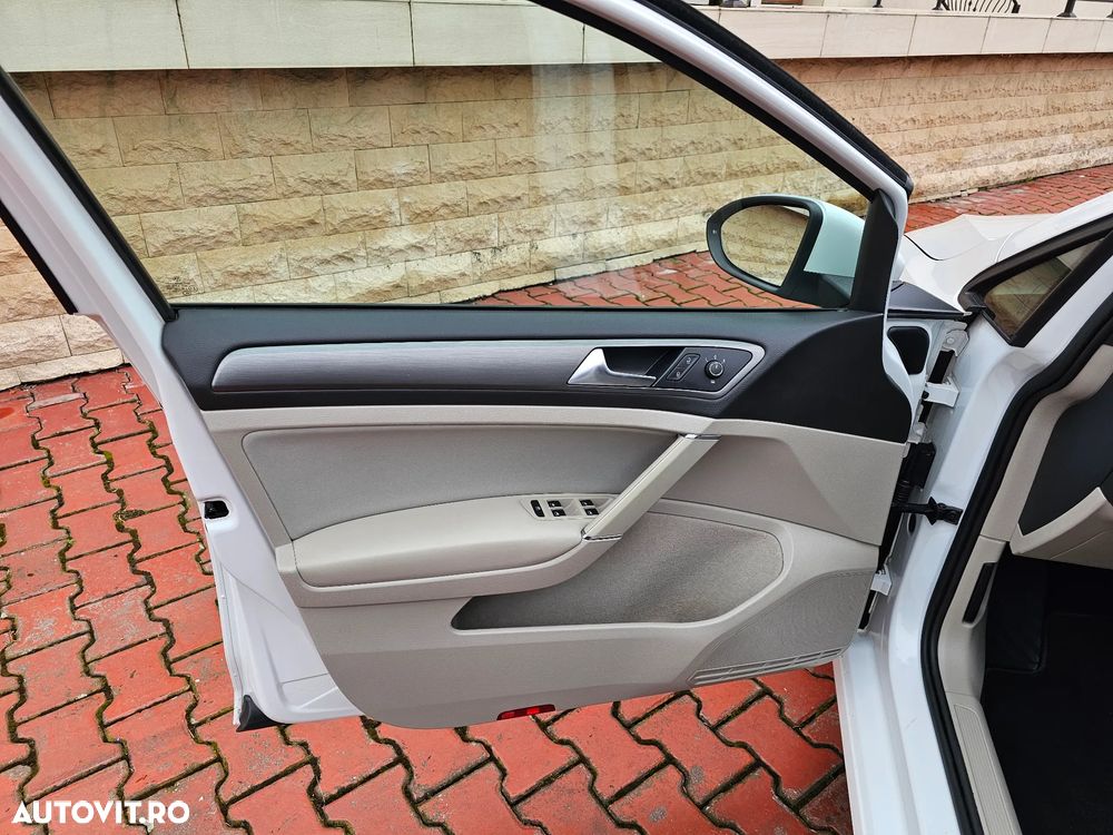 Volkswagen Golf - 21