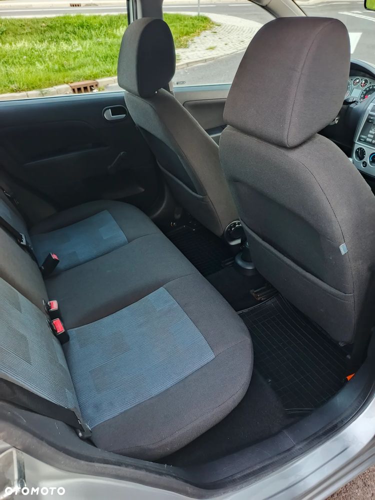 Ford Fiesta - 14