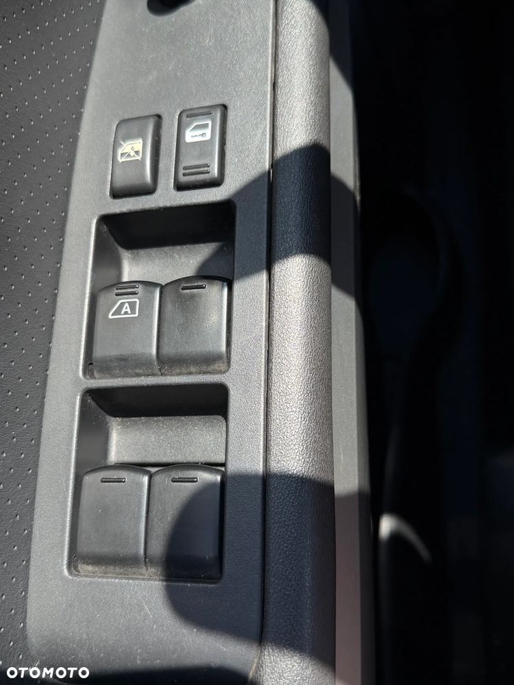 Nissan X-Trail 2.0 dCi 4x4 DPF SE - 24